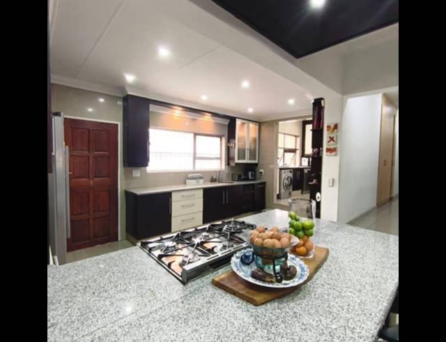 4 BEDROOM HOUSE FOR SALE IN MEYERSDAL ESTATE